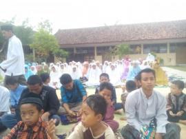 Khusuknya Sholat ID, Karena Pertama Kali dilakukan